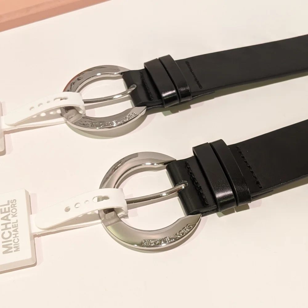 🌿 🛍️ NWT MK Belt (BLK/SLV) - Picture 2 of 4